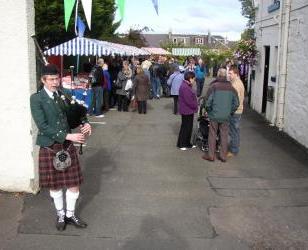 Piper at the farmers' market